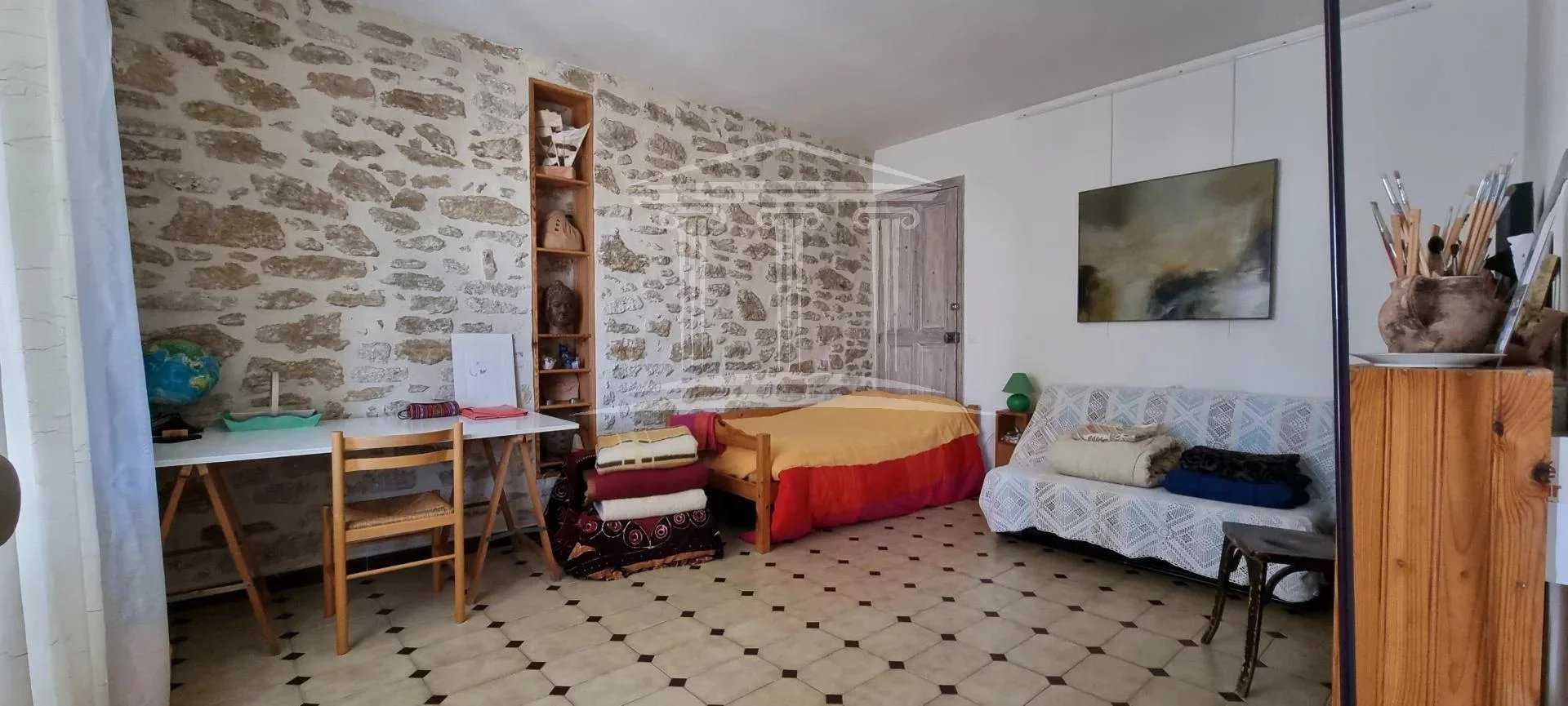 Multiple Houses in Sorgues, Provence-Alpes-Cote d'Azur 12221758