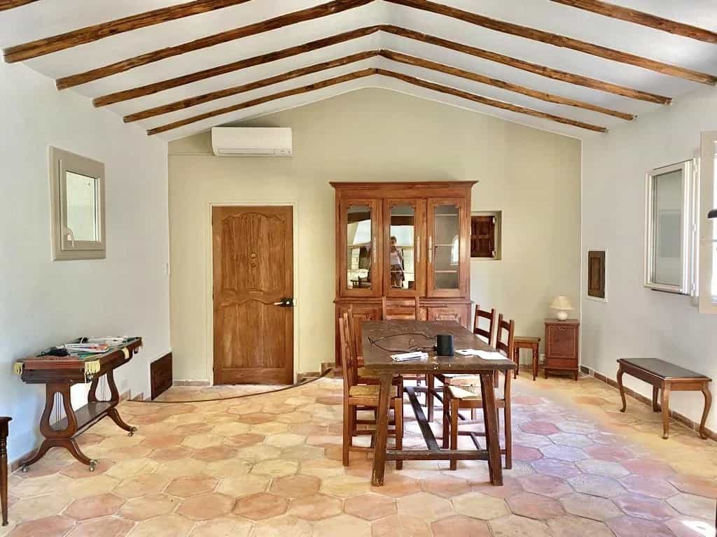 House in Roquefort-les-Pins, Alpes-Maritimes 12221762