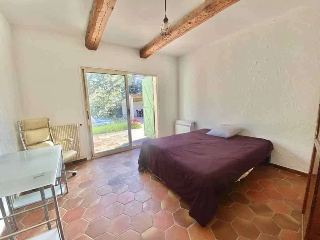 House in Roquefort-les-Pins, Alpes-Maritimes 12221762