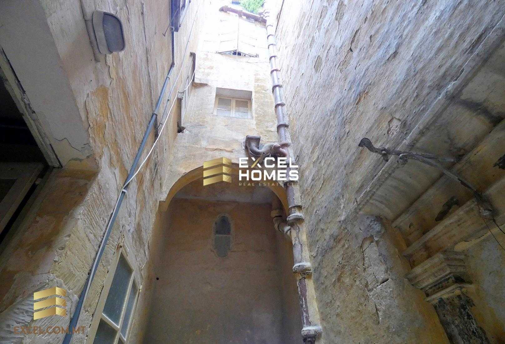 Hus i Valletta, Valletta 12223333