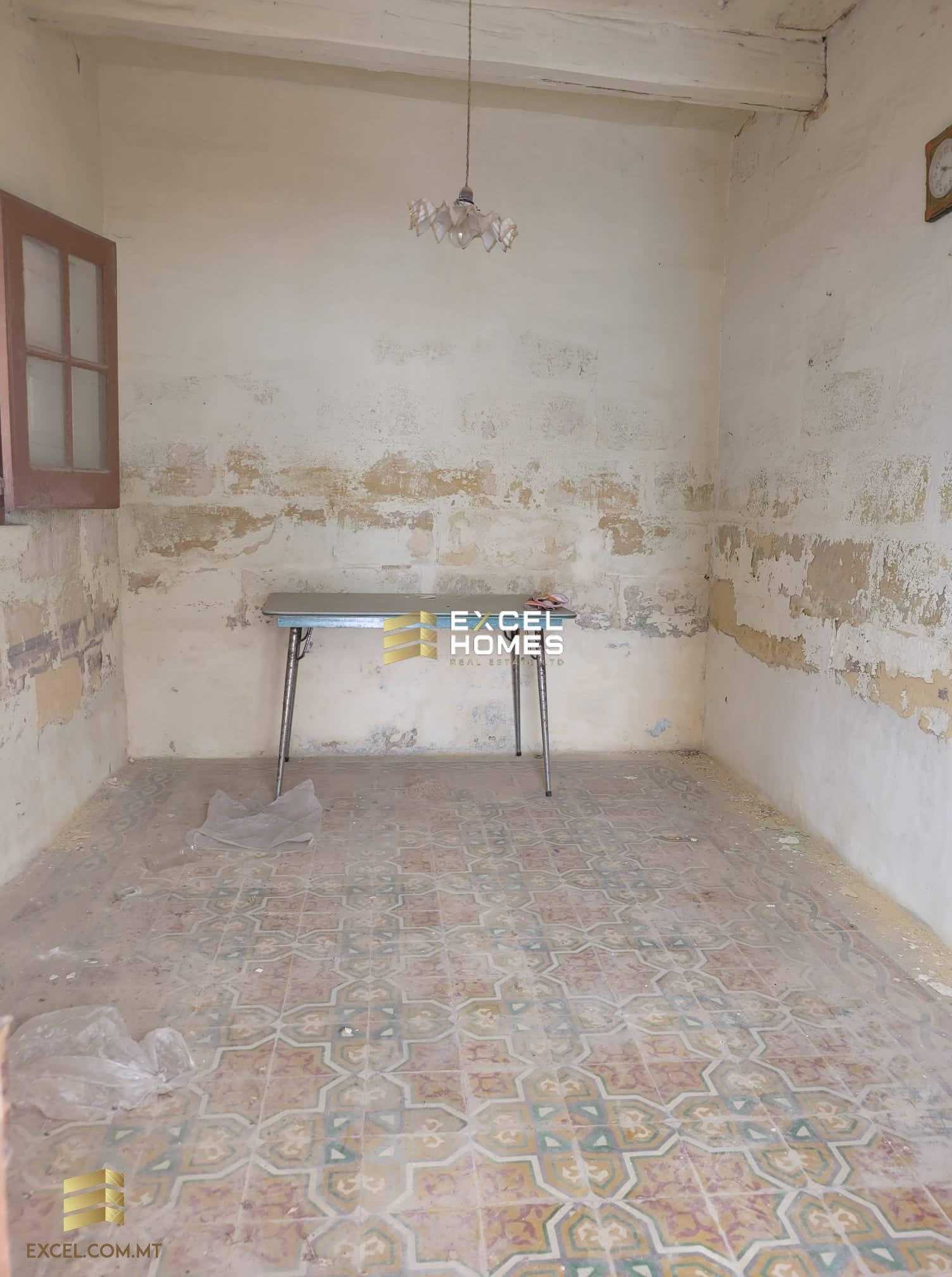 жилой дом в Надур, Надур 12228613