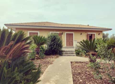 жилой дом в Modica, Sicilia 12234249