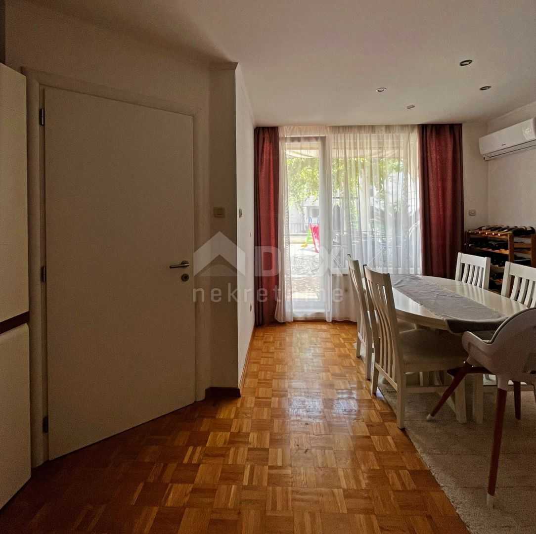 Condominium in Mokošica, Dubrovnik-Neretva County 12235558