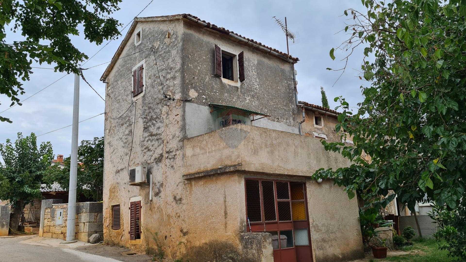 σπίτι σε Καστελίρ, Istarska Zupanija 12236251