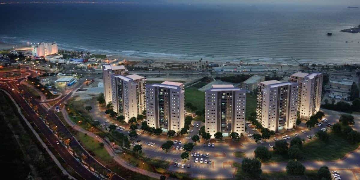 Condominium in Haifa, Haifa 12238176