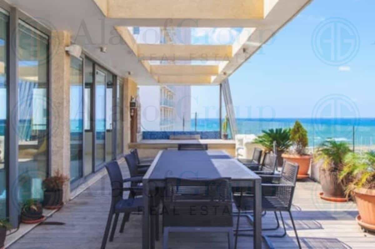 Condominium in Tel Aviv-Yafo, Tel Aviv 12238218