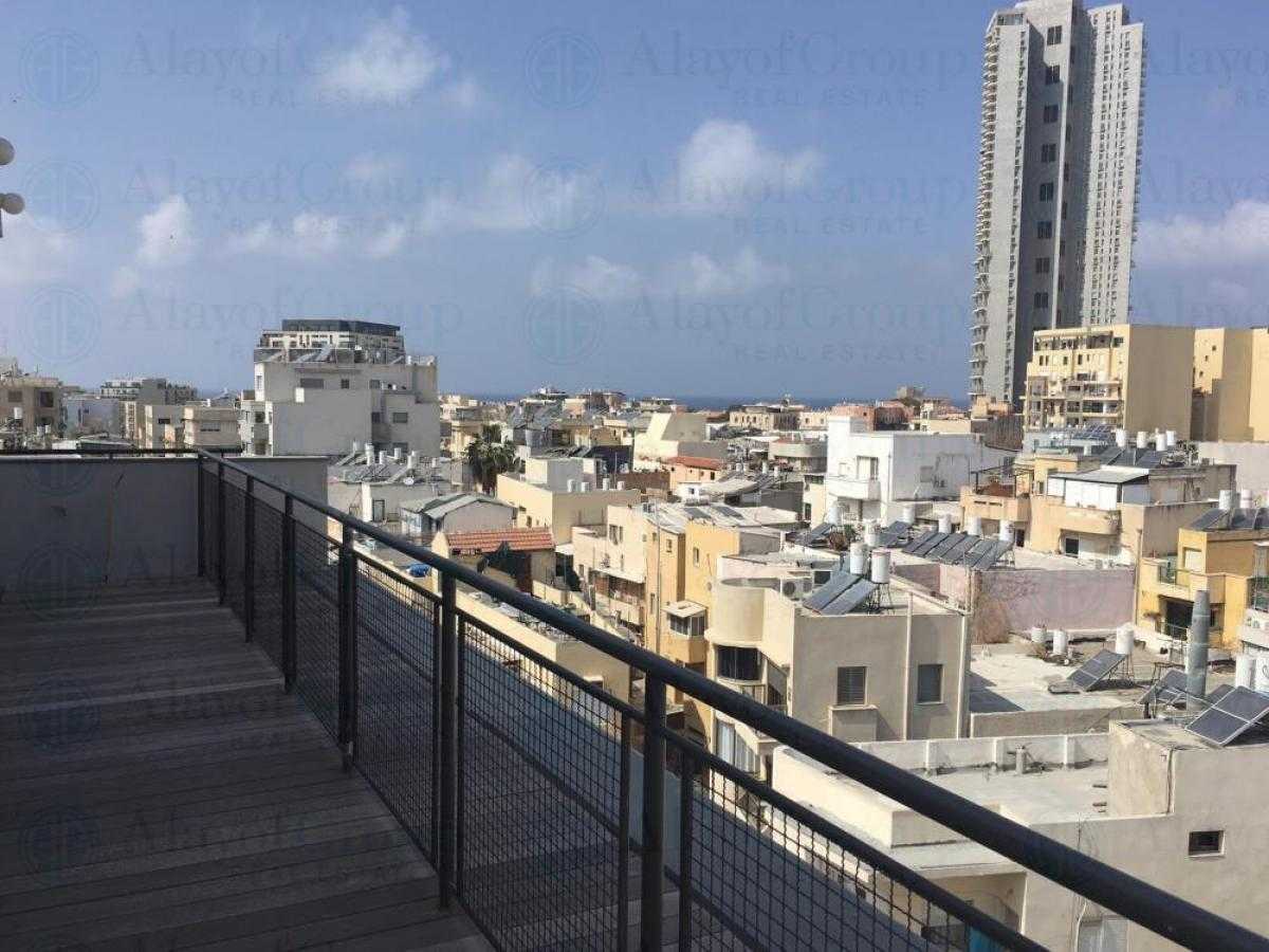 Condominium in Tel Aviv-Yafo, Tel Aviv District 12238264