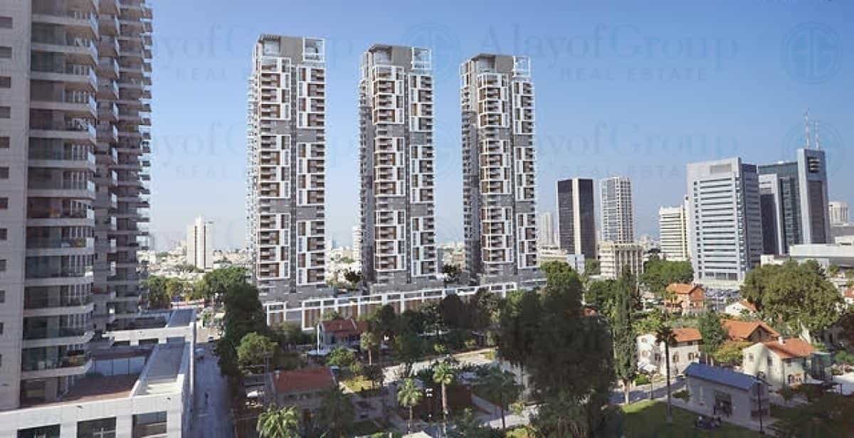 Condominium in Tel Aviv-Yafo, Tel Aviv District 12238274