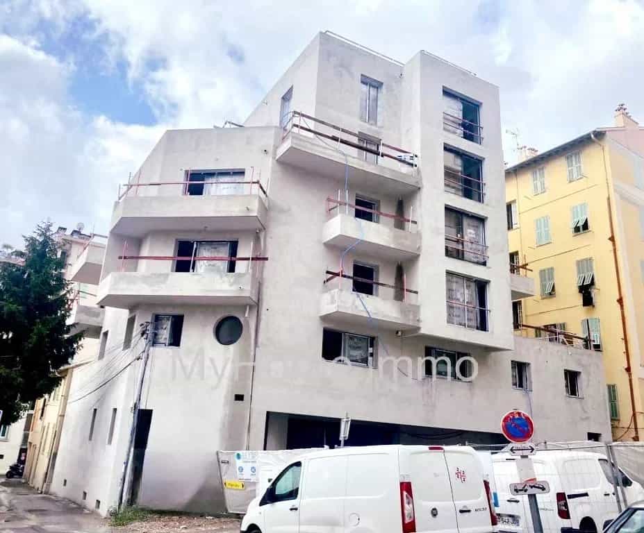 Condominium in Nice, Alpes-Maritimes 12238303
