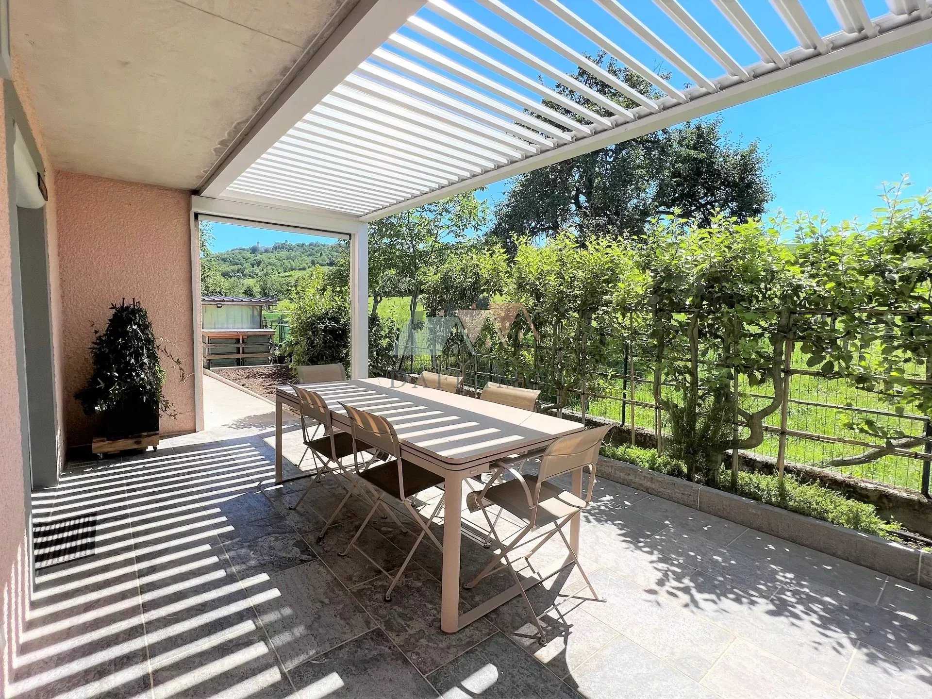Huis in Douvaine, Haute-Savoie 12238316