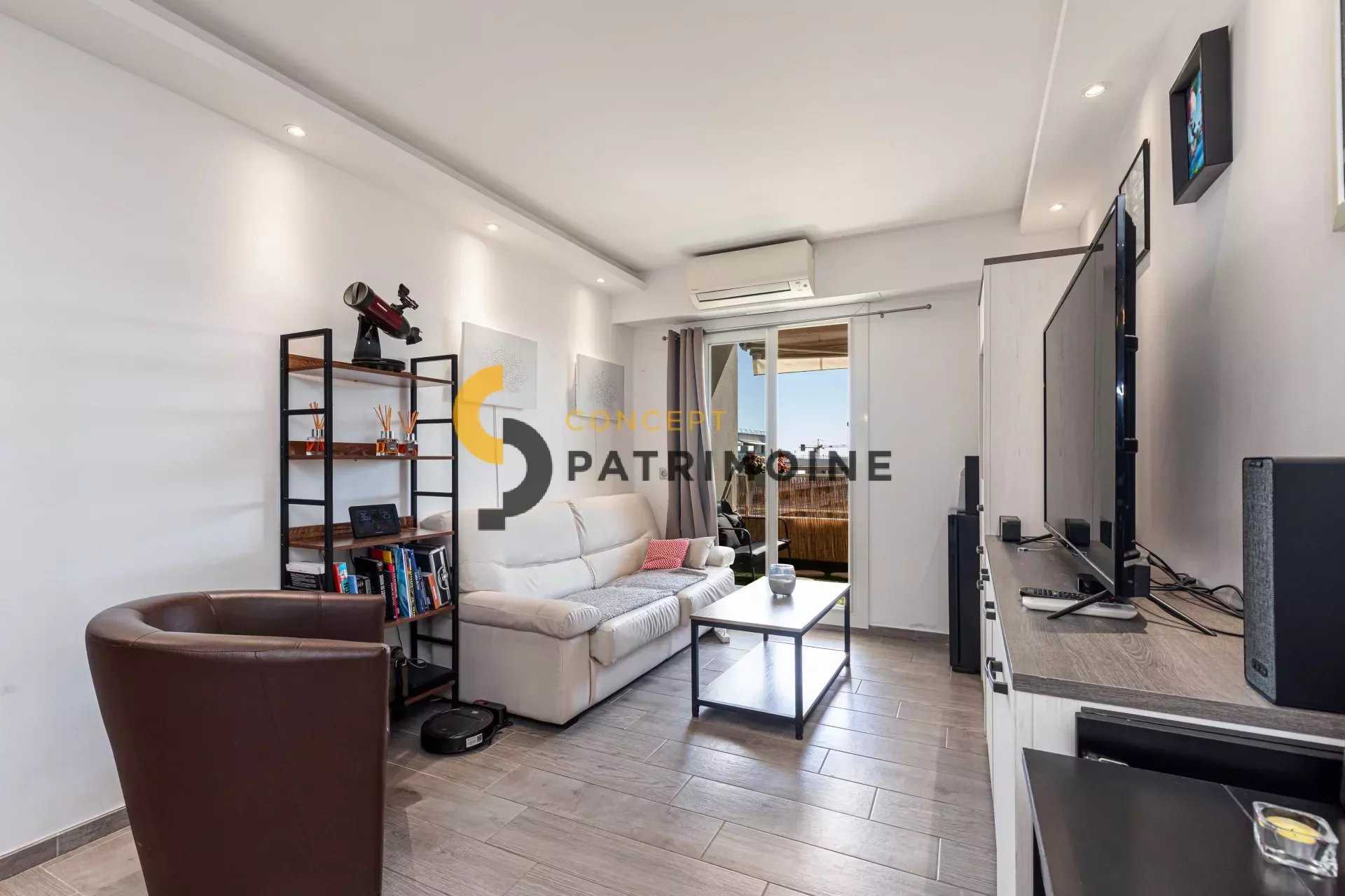 Condominium in Saint-Laurent-du-Var, Provence-Alpes-Cote d'Azur 12238351