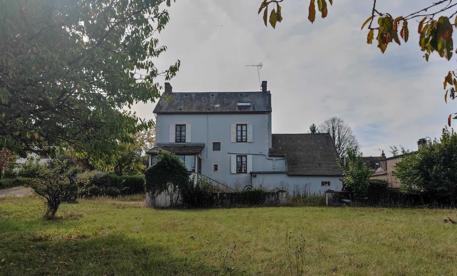 House in Cercy-la-Tour, Bourgogne-Franche-Comte 12238364