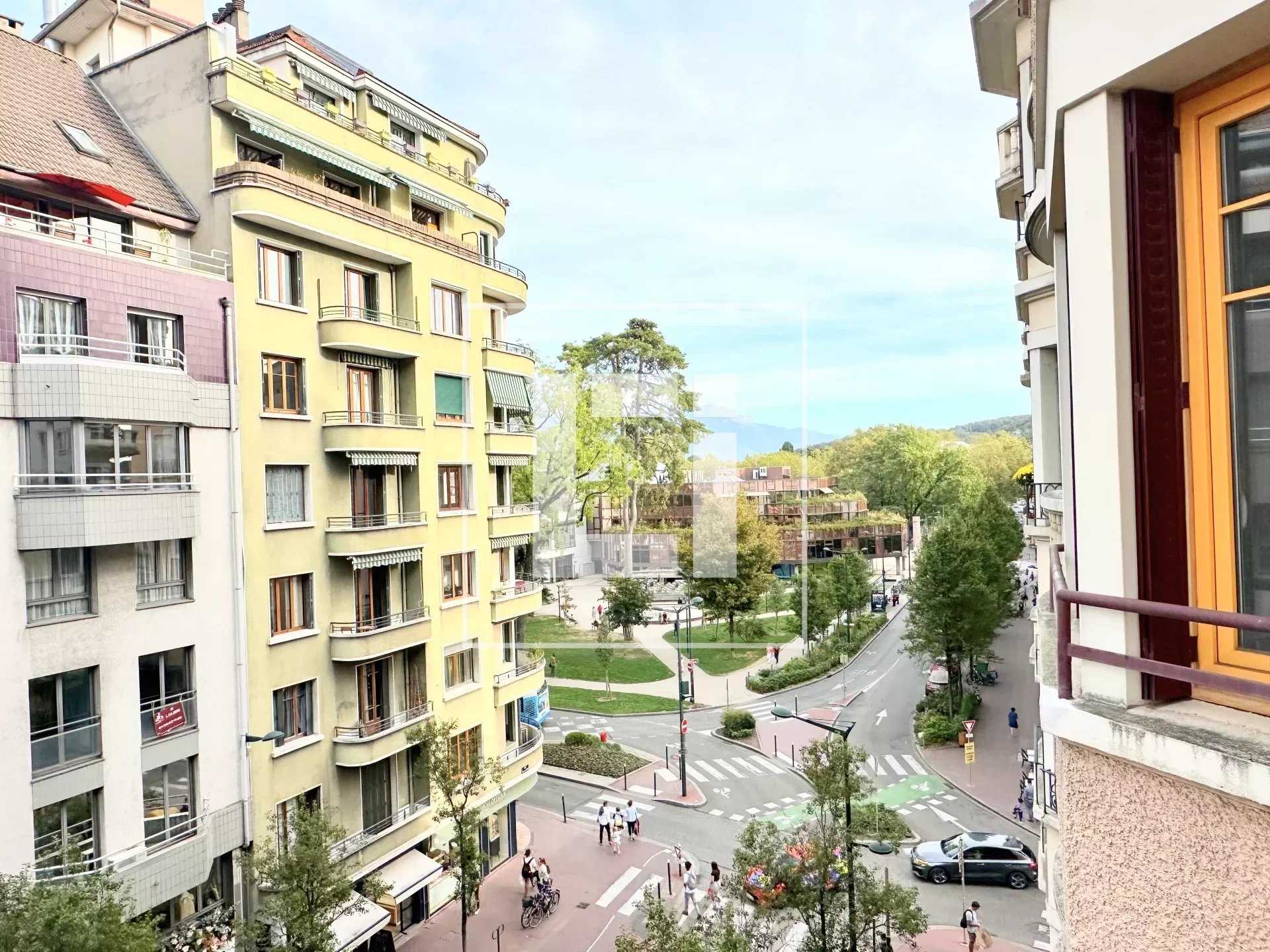 Condominium in Annecy, Auvergne-Rhone-Alpes 12238369