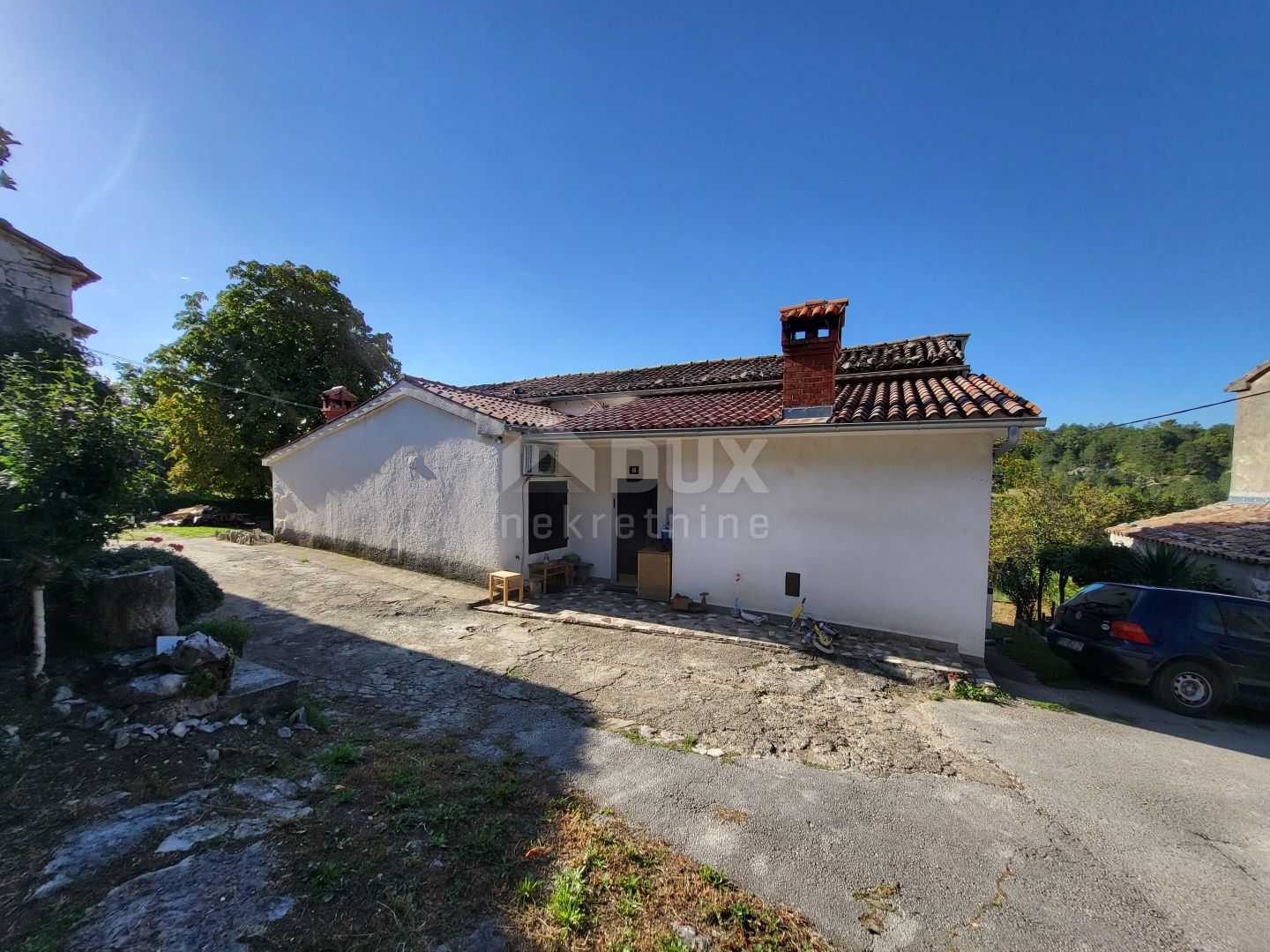 σπίτι σε Λούπογκλαβ, Istarska Zupanija 12238741