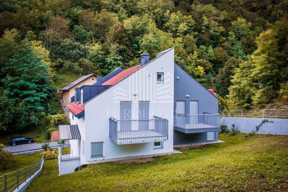 Casa nel Stenjevec, Zagabria, Laurea 12239324