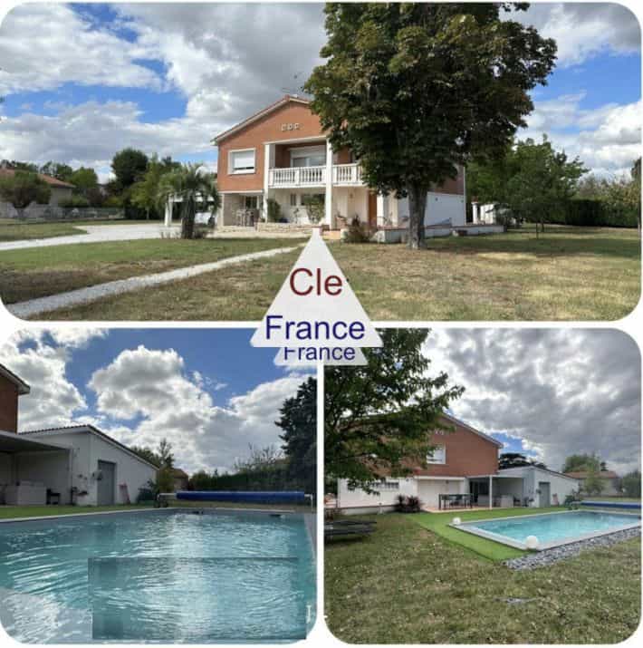 بيت في Lapeyrouse, Occitanie 12240166