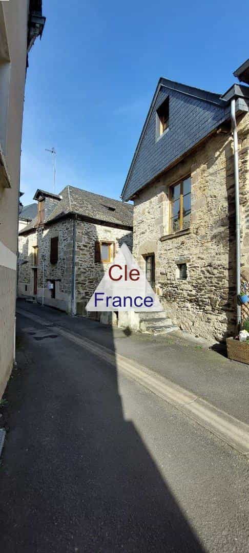 σπίτι σε Donzenac, Nouvelle-Aquitaine 12240191