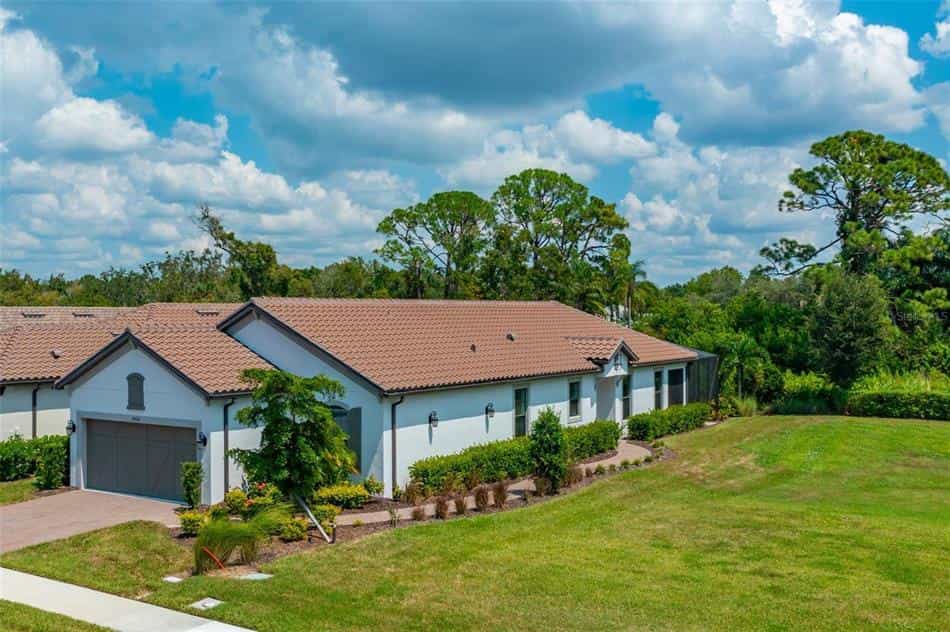House in Nokomis, Florida 12240424