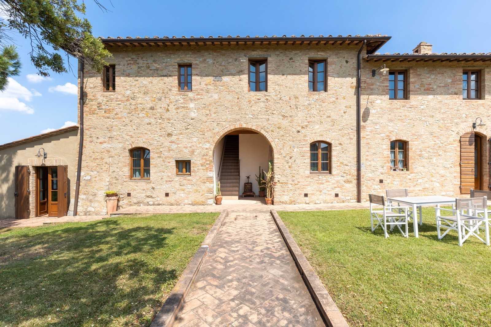 Condominium in San Gimignano, Tuscany 12240459