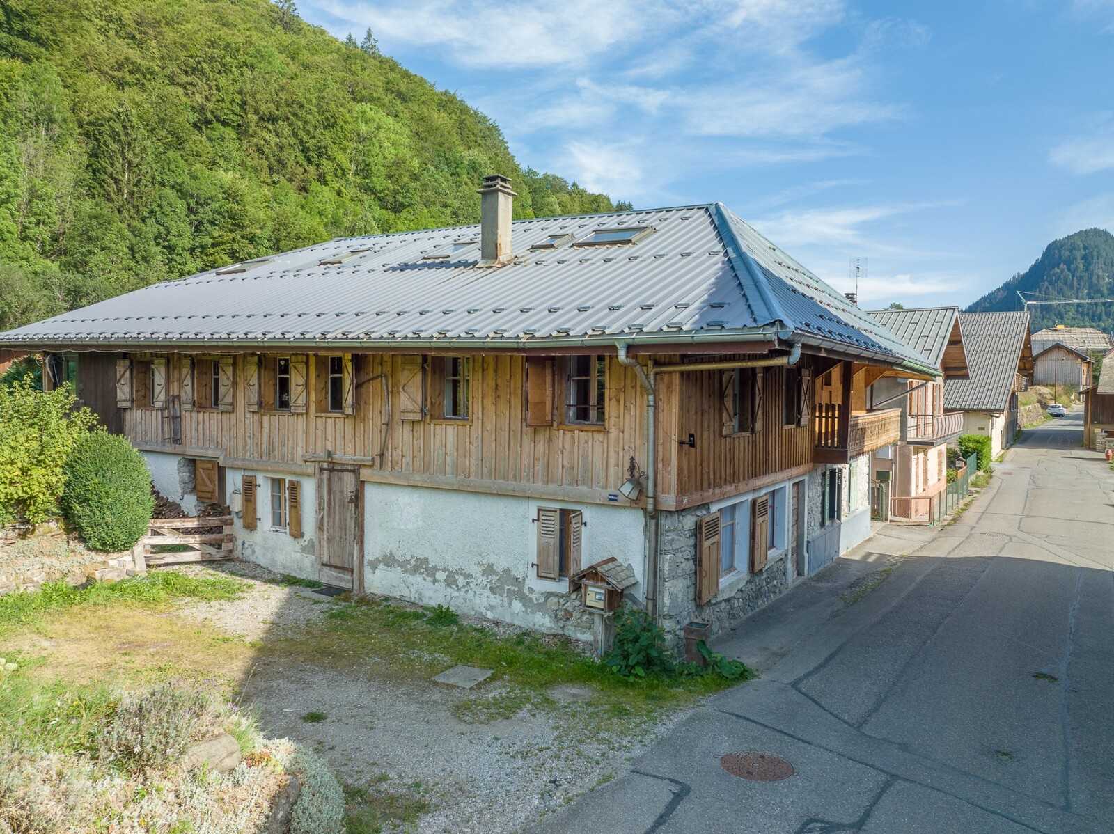 房子 在 Saint-Jean-d'Aulps, Auvergne-Rhone-Alpes 12240489