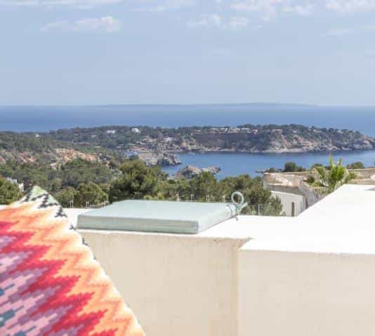 Condominium in Ibiza, Balearic Islands 12241064