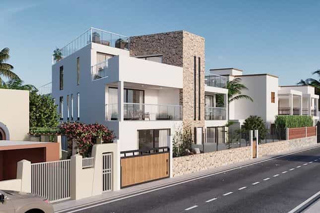 Condominium in Ibiza, Balearic Islands 12241084