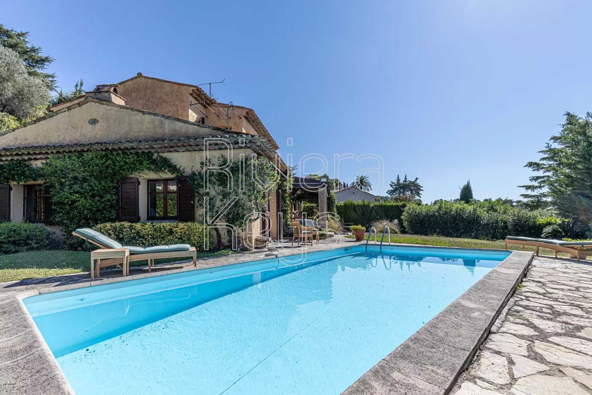 House in Mougins, Alpes-Maritimes 12241297