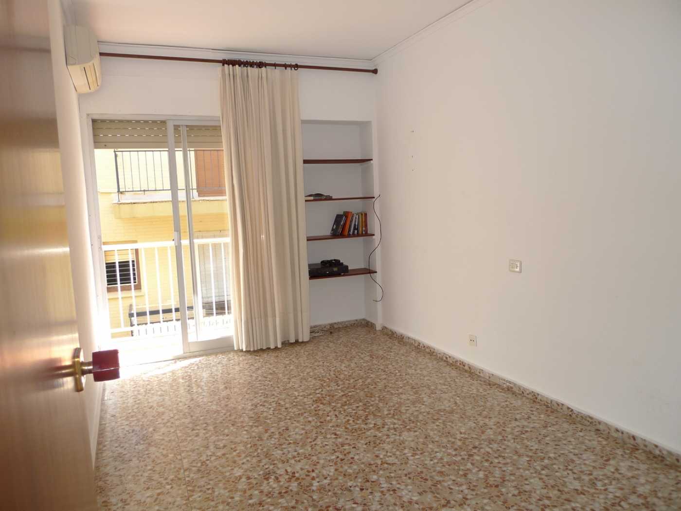 Condominium in El Molinar, Valencia 12242247