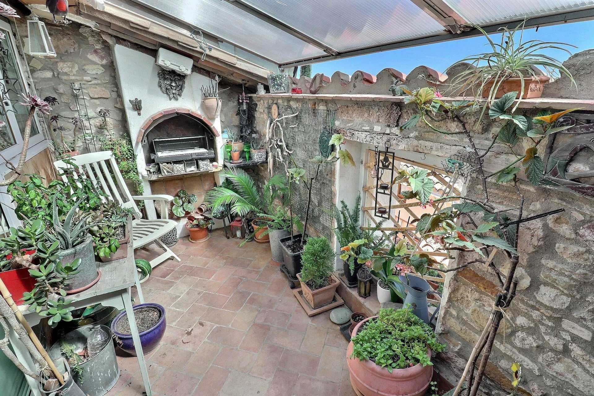 Casa nel Roquebrune-sur-Argens, Provenza-Alpi-Costa Azzurra 12242956