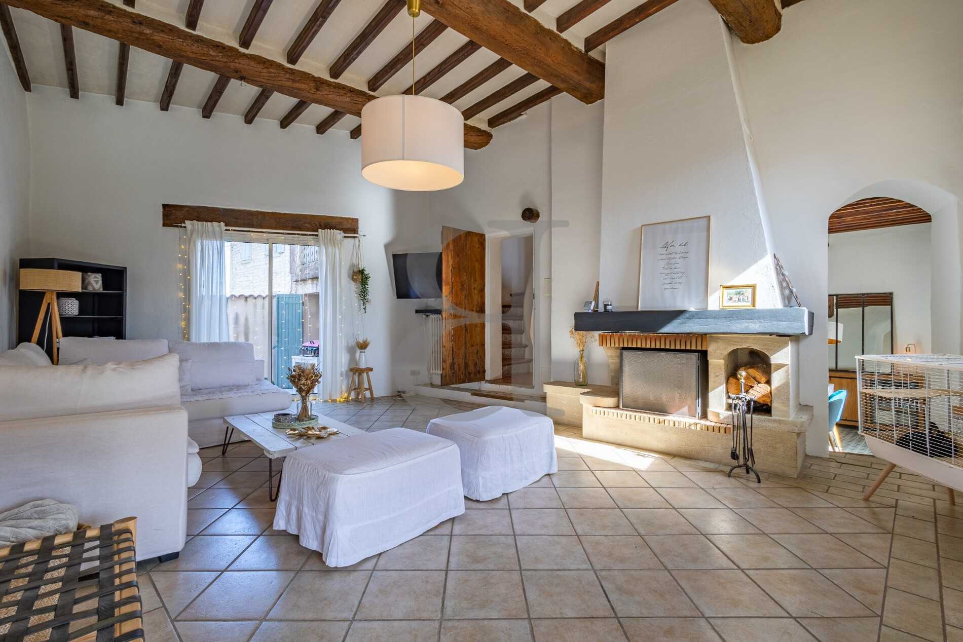 House in Vaison-la-Romaine, Provence-Alpes-Cote d'Azur 12243001