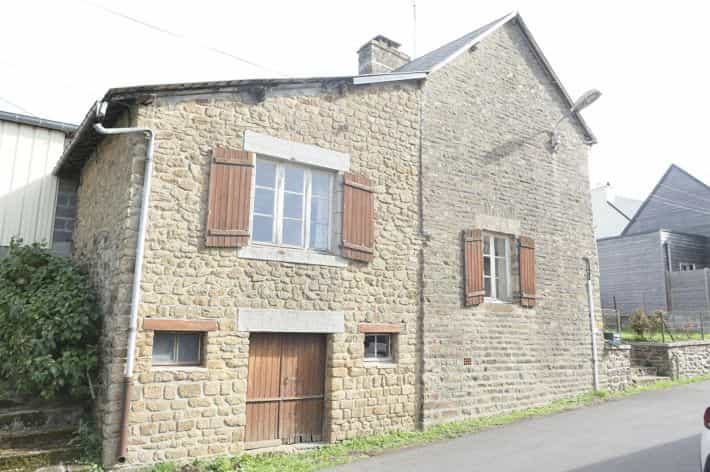 Hus i Isigny-le-Buat, Normandie 12243622