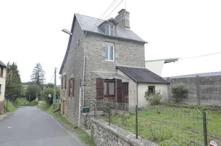 House in Isigny-le-Buat, Normandie 12243622