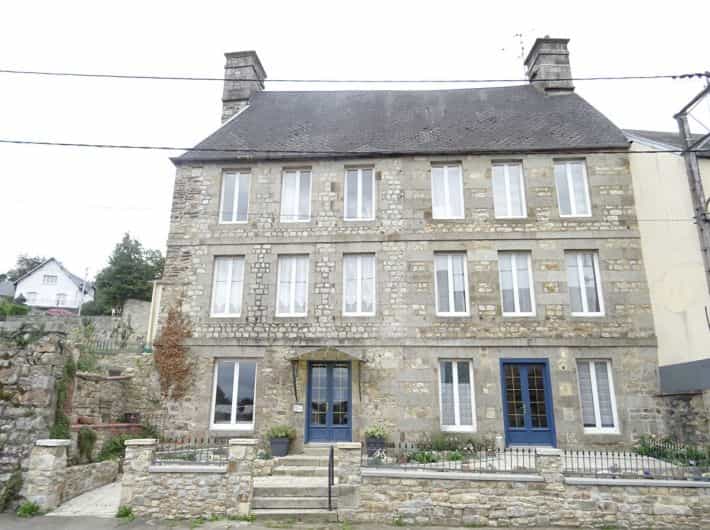 房子 在 Mortain-Bocage, Normandie 12243623