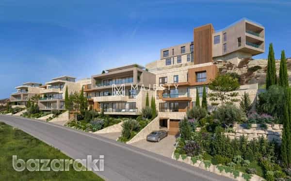 Condominium in Mouttagiaka, Limassol 12244233