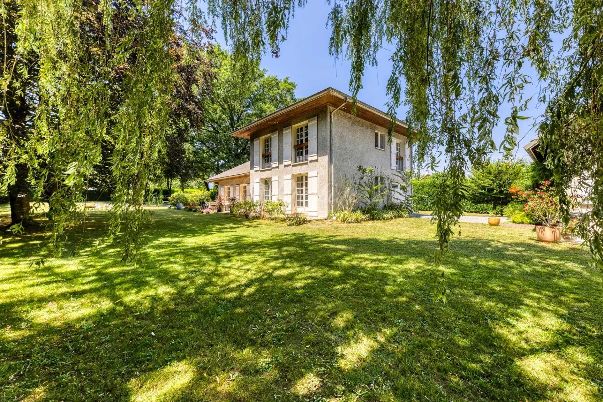 casa no Viviers-du-Lac, Auvergne-Rhone-Alpes 12244817