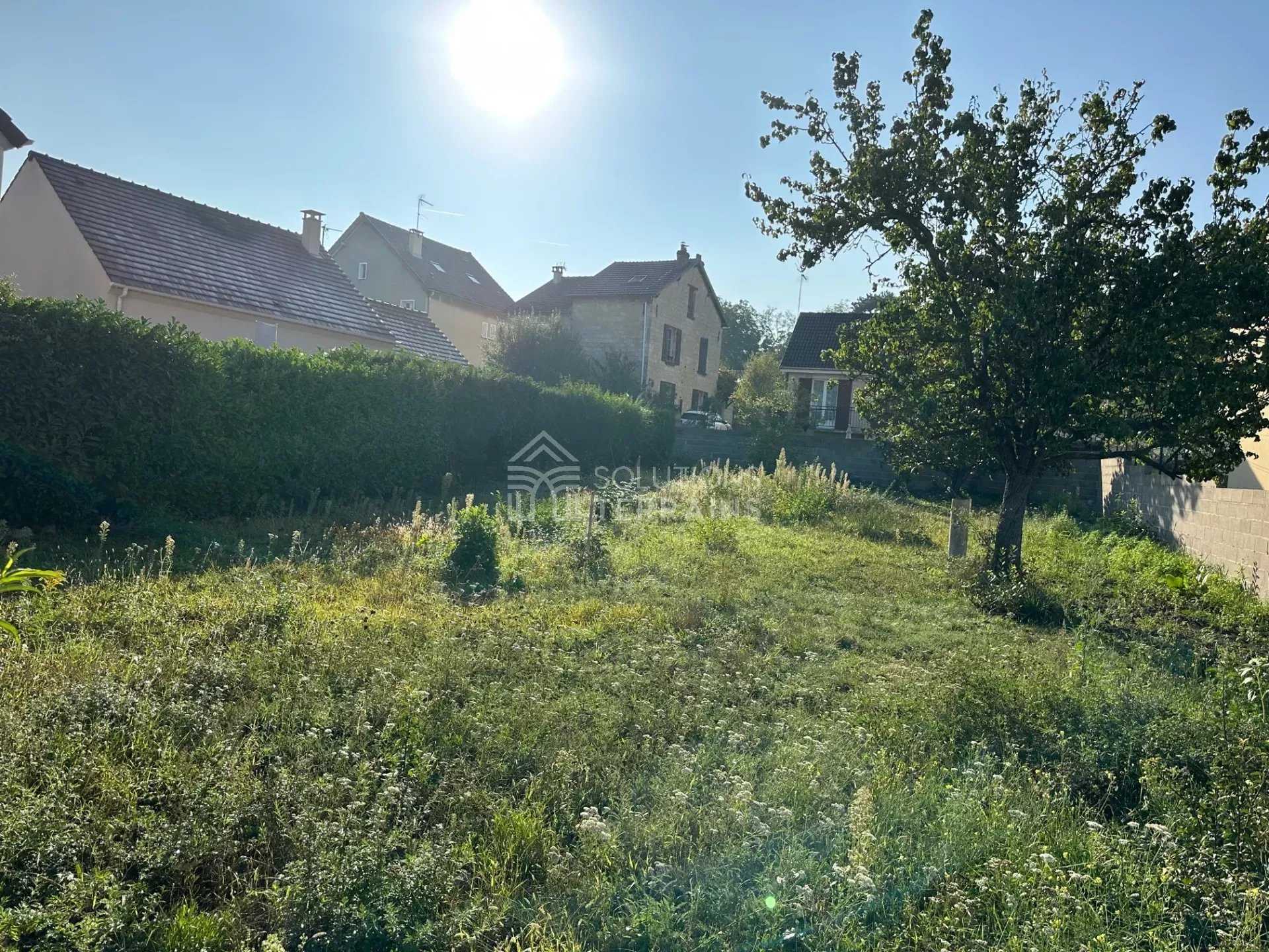 Land in Epluches, Ile-de-France 12244818