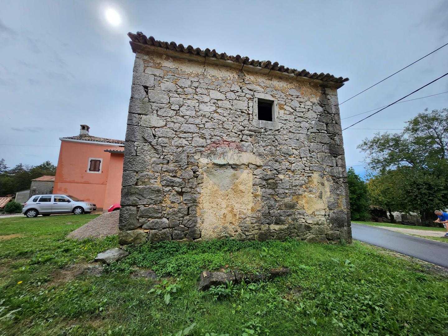 Hus i Ročko Polje, Istarska županija 12245465