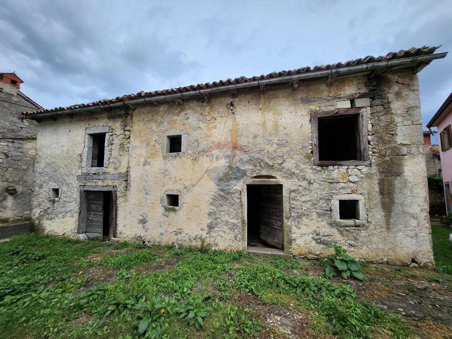 House in Lupoglav, Istarska Zupanija 12245465