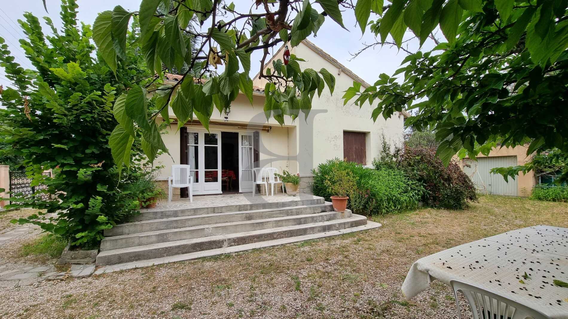 σπίτι σε Mazan, Provence-Alpes-Côte d'Azur 12246028