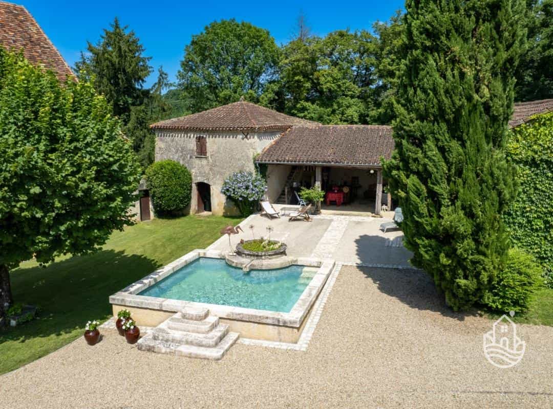 House in Perigueux, Nouvelle-Aquitaine 12246048