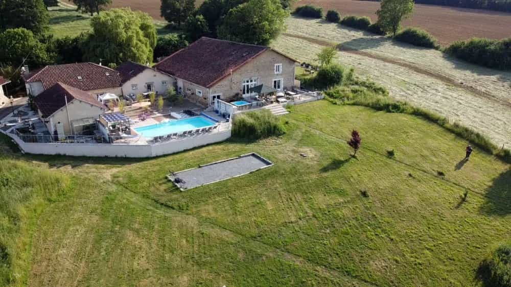 House in Alloue, Nouvelle-Aquitaine 12246144