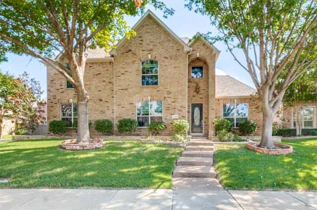 House in Mansfield, Texas 12246454