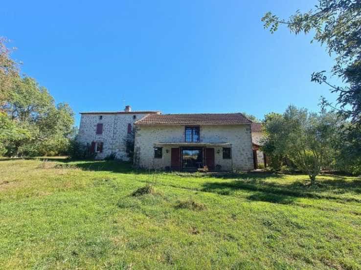 House in Nerac, Nouvelle-Aquitaine 12247166