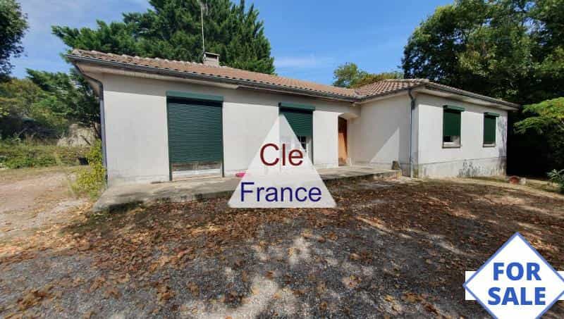 House in Champniers, Nouvelle-Aquitaine 12247967