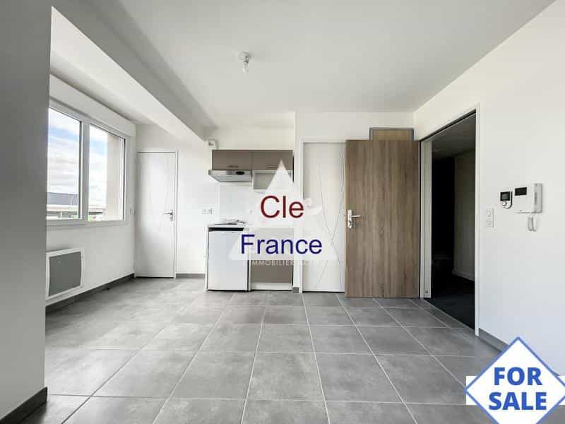 Condominium in Ecoflant, Pays de la Loire 12247970