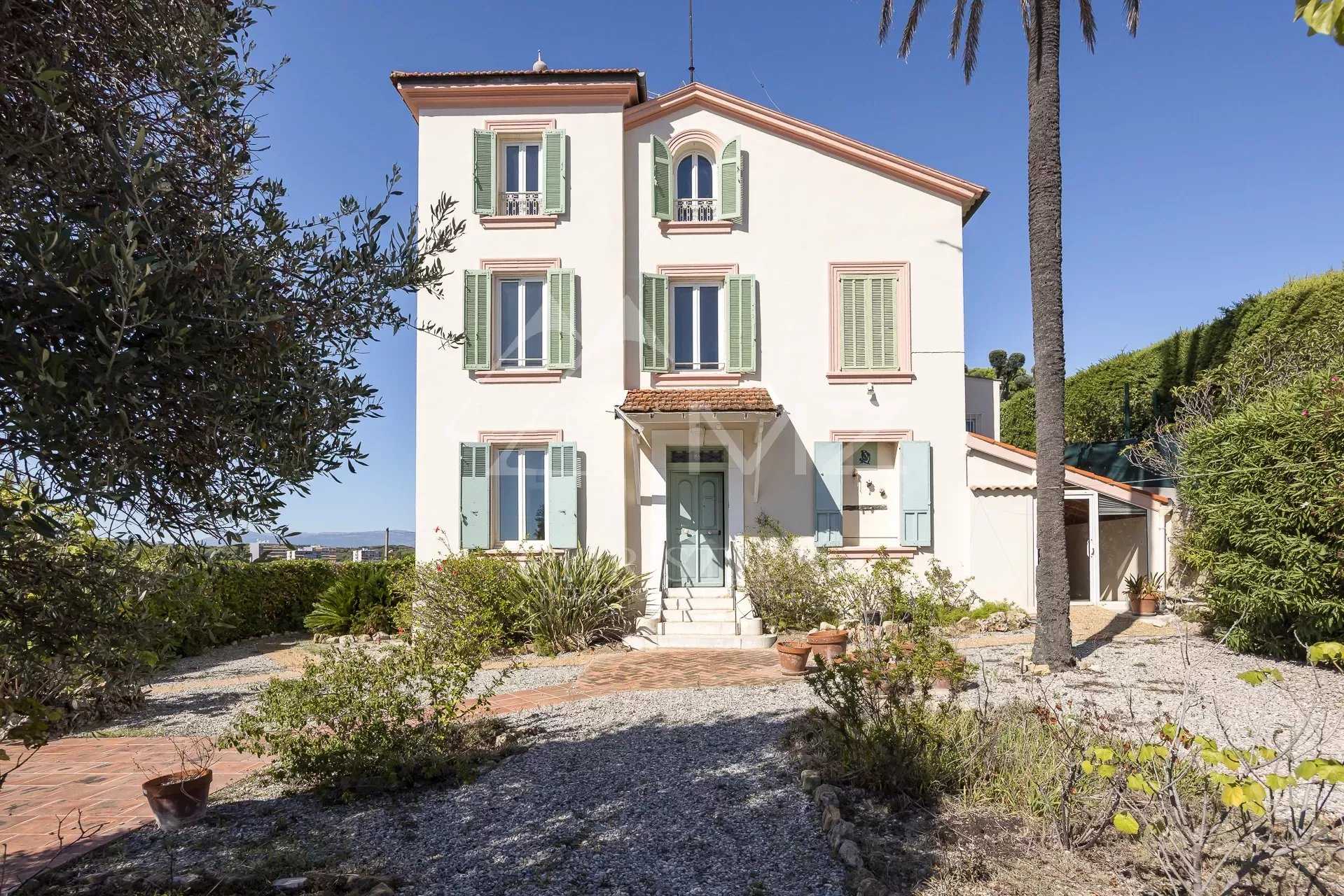 Hus i Antibes, Provence-Alpes-Cote d'Azur 12247984