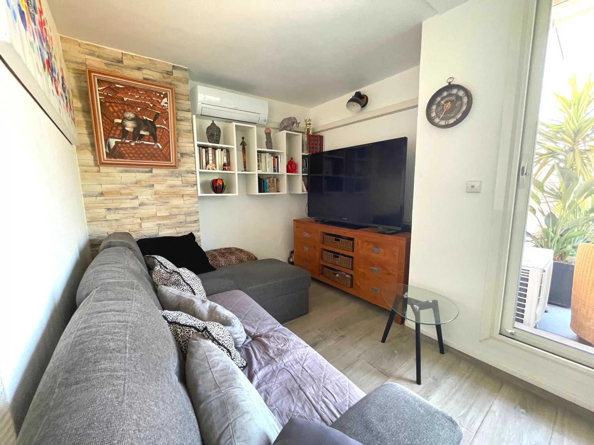 Condominium dans Bandol, Provence-Alpes-Côte d'Azur 12247993