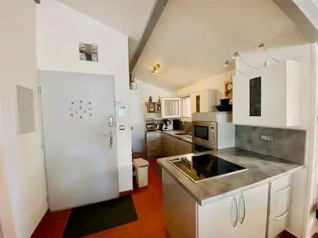 公寓 在 La Londe-les-Maures, 普羅旺斯-阿爾卑斯-藍色海岸 12248865