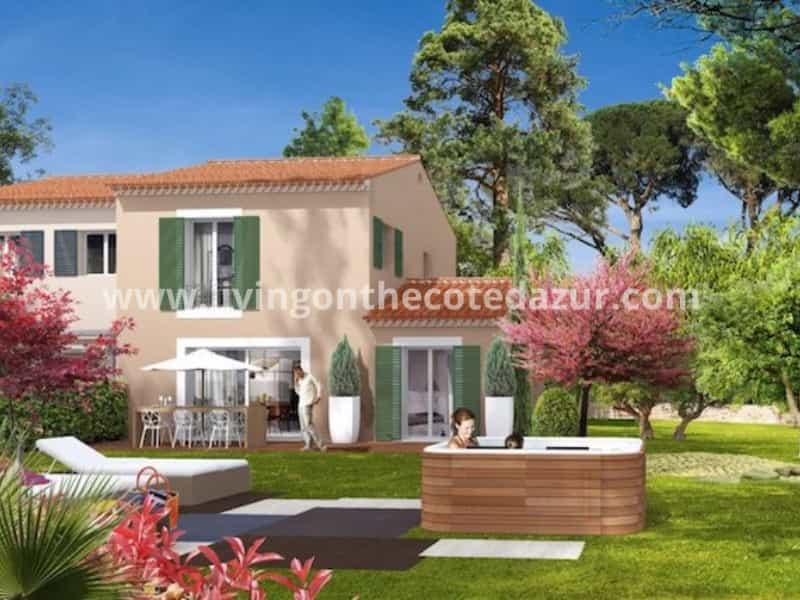 House in Sainte-Maxime, Provence-Alpes-Cote d'Azur 12249171