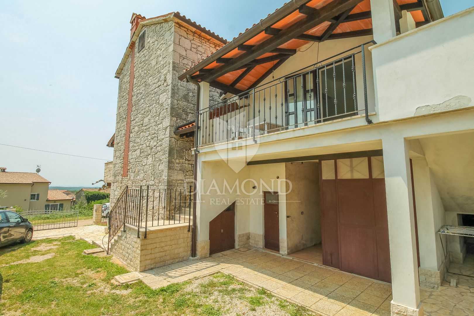 Hus i Višnjan, Istria County 12249300
